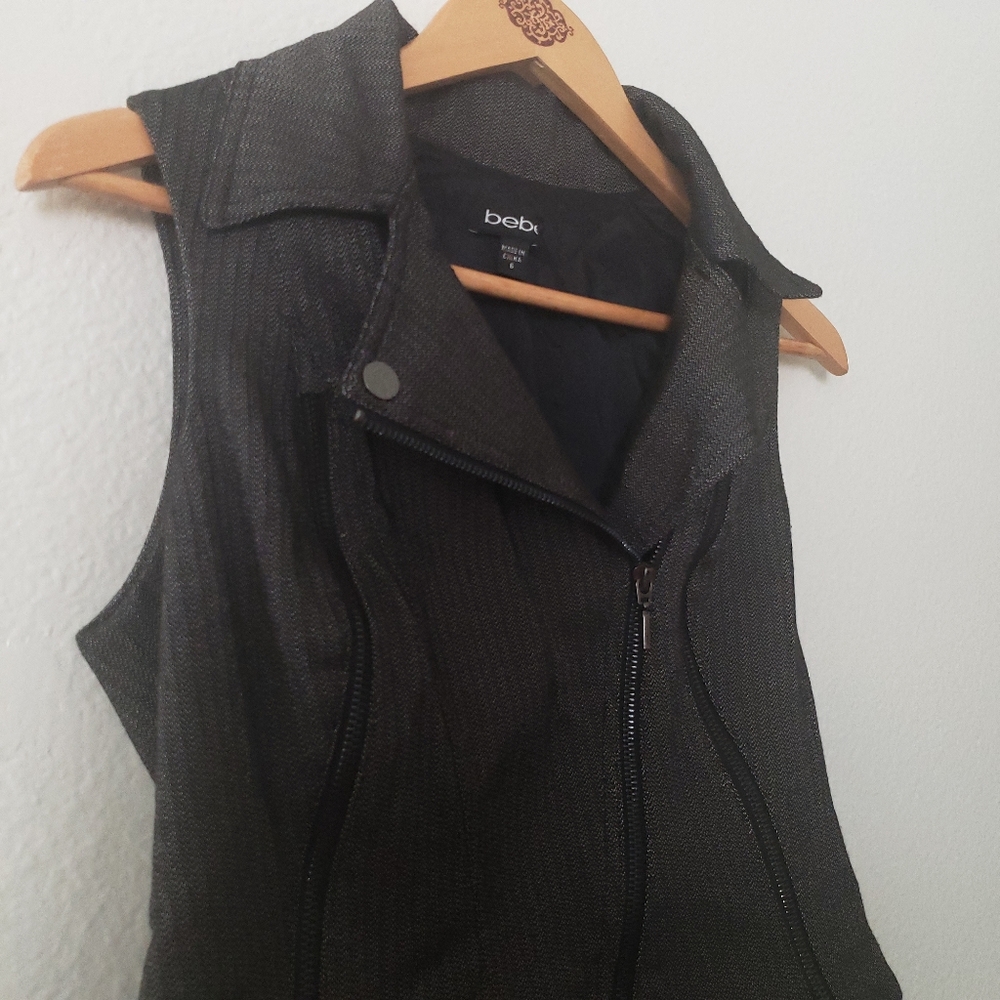 Bebe Black striped Asymmetrical Zipper Vest sz 6 - Picture 3 of 11